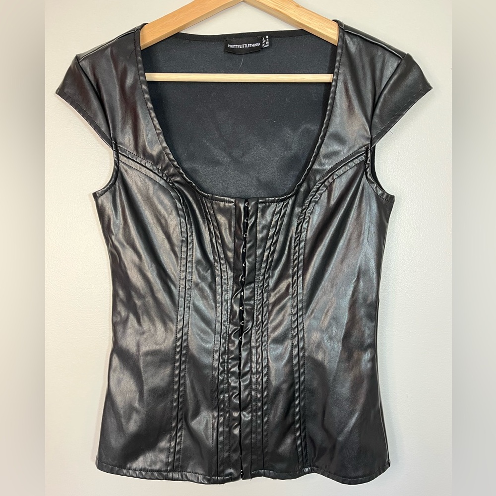Pretty Little Thing Black Corset Top Faux Vegan Leather Goth Grunge Women’s 4